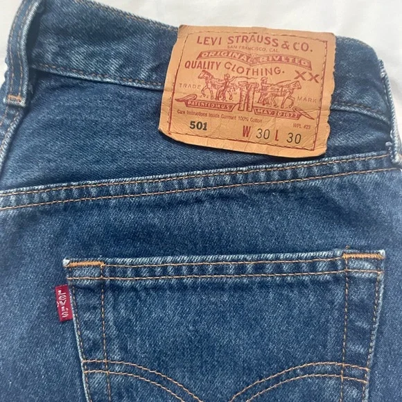 501 LEVI SHORTS - Picture 2 of 5